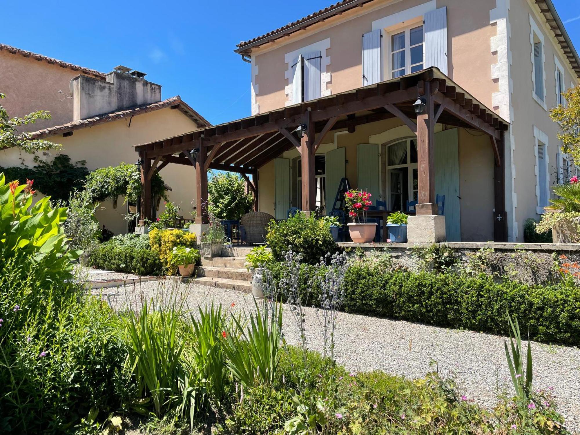 La Grange Terrou Pensionat Saint-Germain-de-Confolens Exteriör bild